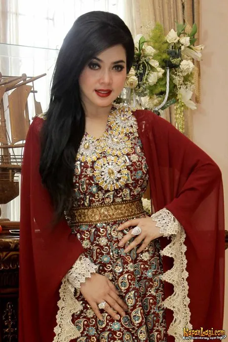 Foto Syahrini. Nomor Foto: 2537