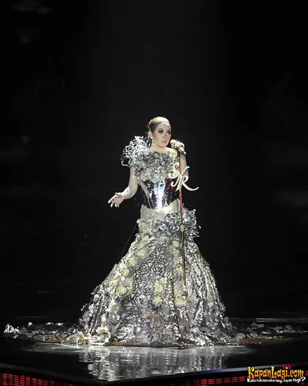 Foto Syahrini. Nomor Foto: 2899