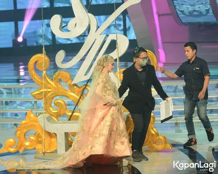 Foto Syahrini