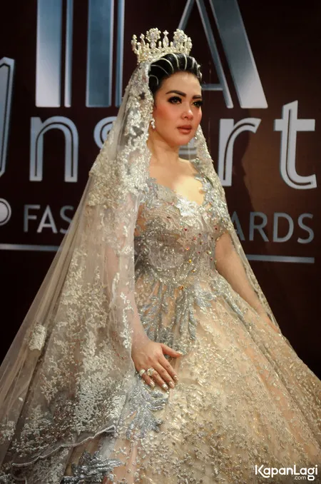 Foto Syahrini