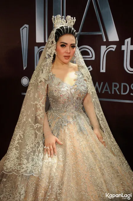 Foto Syahrini