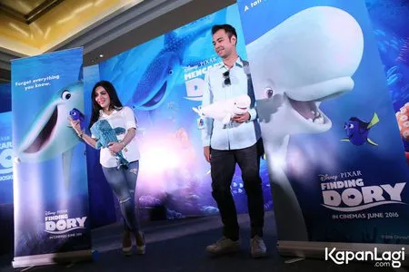 Foto Syahrini