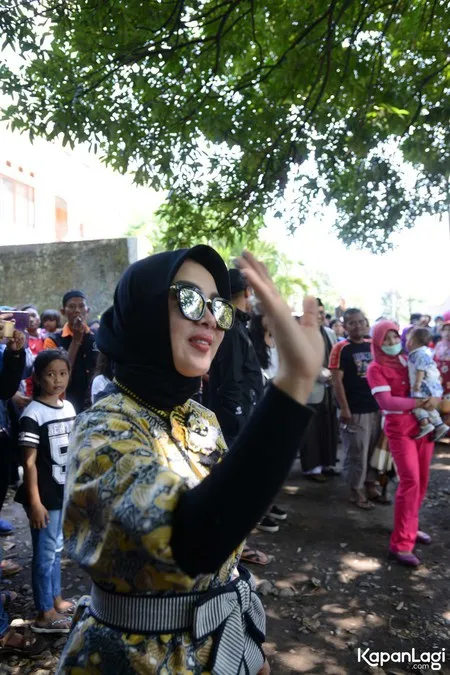 Foto Syahrini