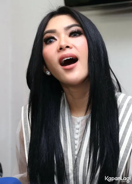 Foto Syahrini