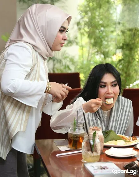 Foto Syahrini
