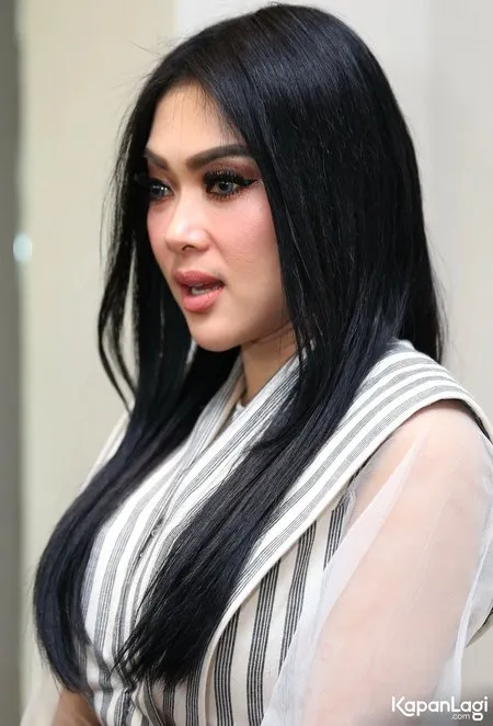 Foto Syahrini