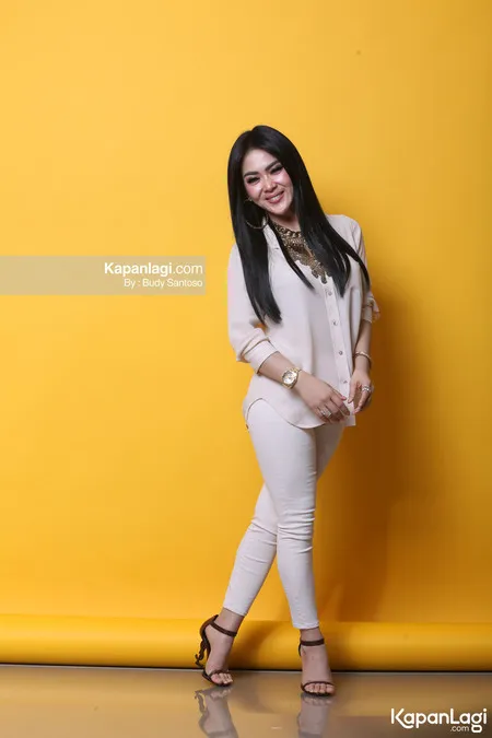 Foto Syahrini