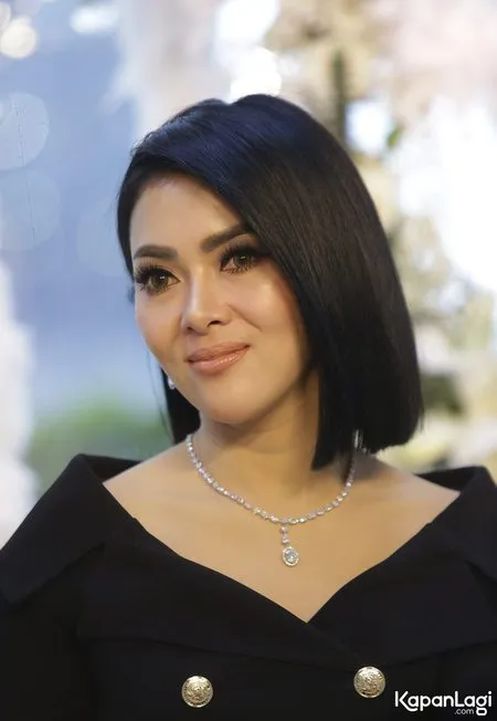Foto Syahrini