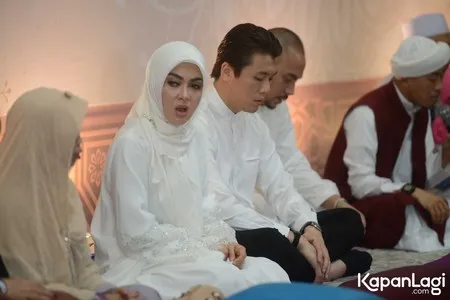 Foto Syahrini