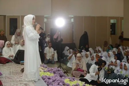 Foto Syahrini