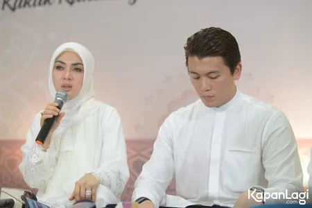 Foto Syahrini