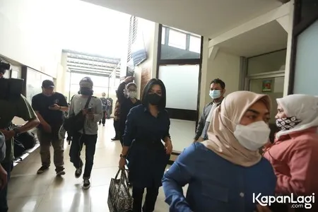 Foto Syahrini