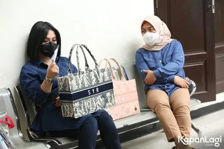 Foto Syahrini
