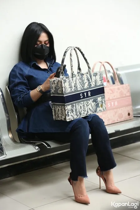 Foto Syahrini