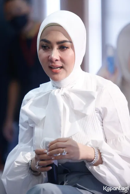 Foto Syahrini