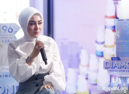Foto Syahrini