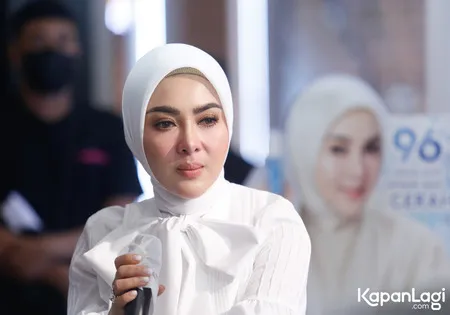 Foto Syahrini