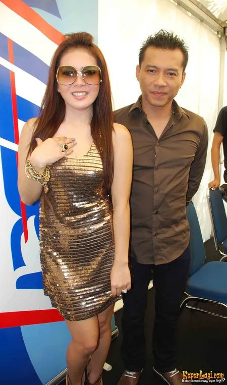 Foto Syahrini