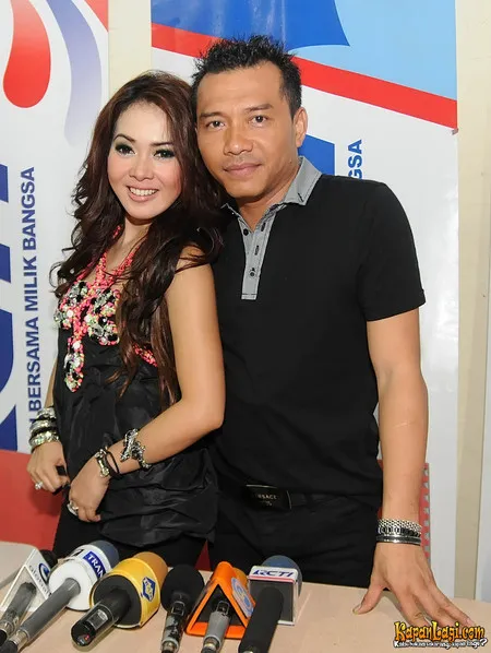 Foto Syahrini