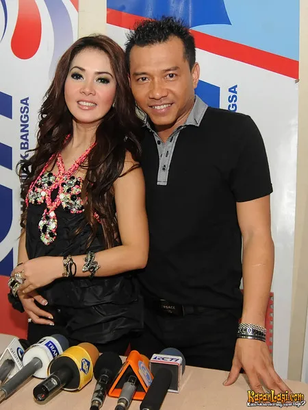 Foto Syahrini
