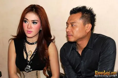 Foto Syahrini