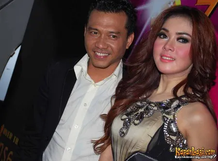 Foto Syahrini