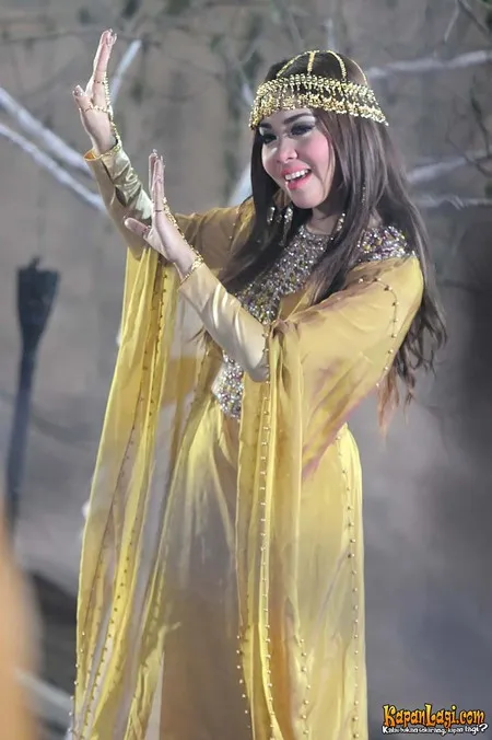 Foto Syahrini