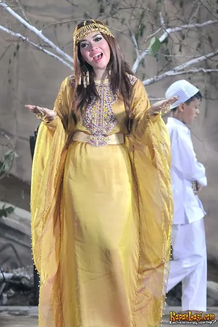 Foto Syahrini
