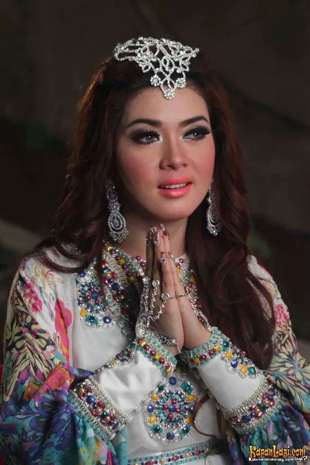 Foto Syahrini