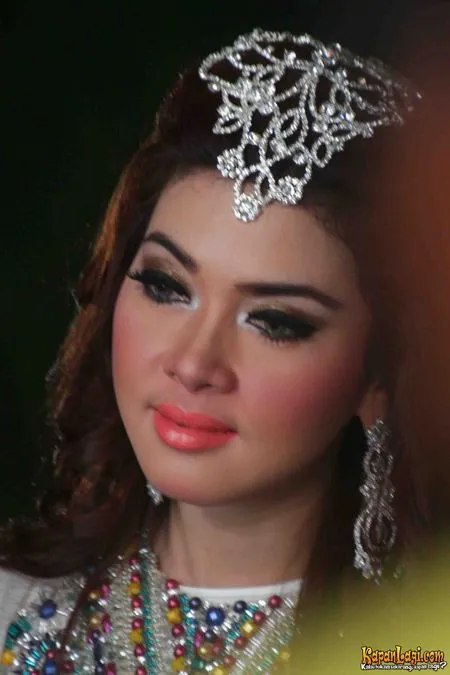 Foto Syahrini