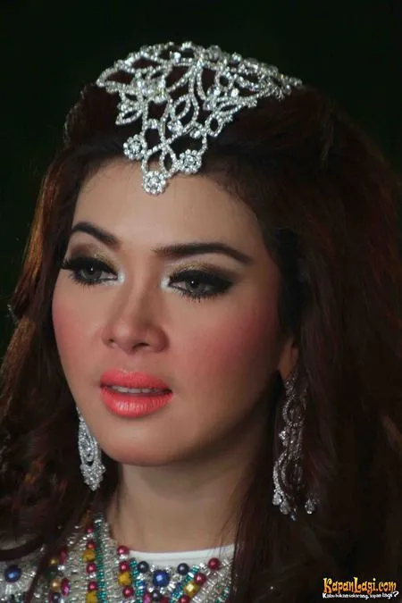 Foto Syahrini