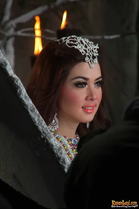 Foto Syahrini