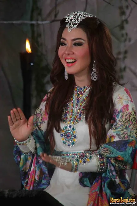 Foto Syahrini