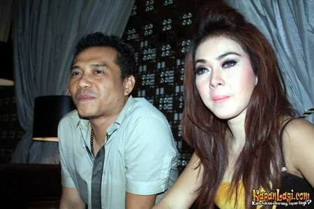 Foto Syahrini