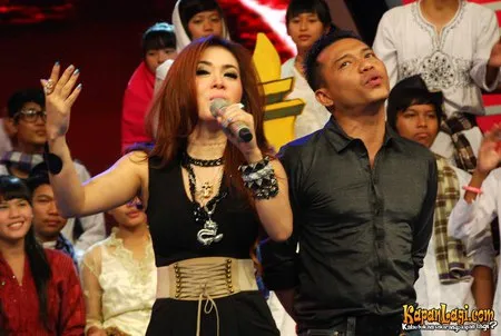 Foto Syahrini