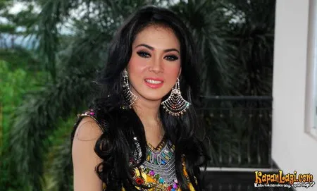 Foto Syahrini