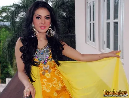 Foto Syahrini