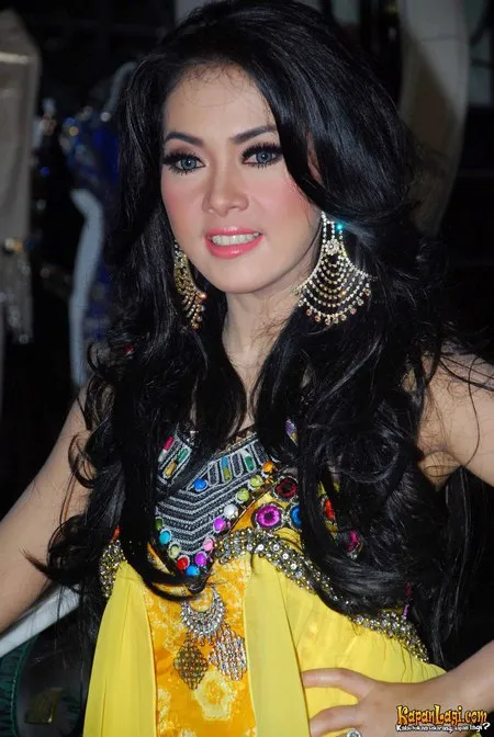 Foto Syahrini