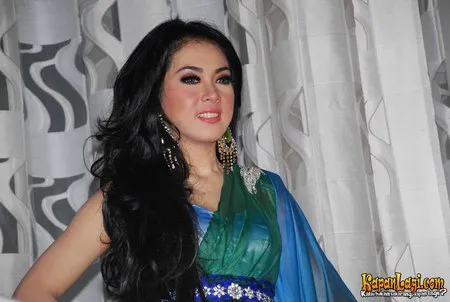 Foto Syahrini