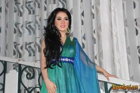Foto Syahrini
