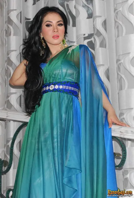 Foto Syahrini