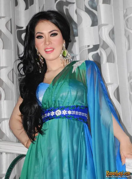 Foto Syahrini