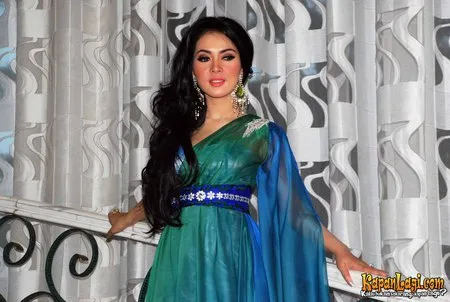 Foto Syahrini