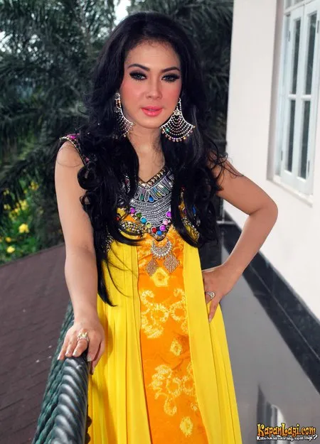 Foto Syahrini