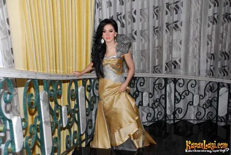 Foto Syahrini