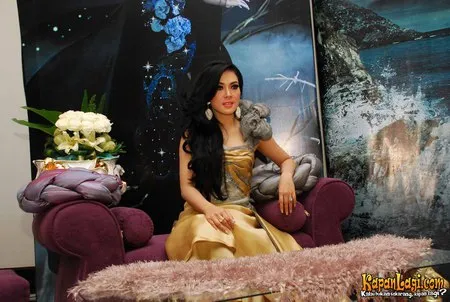 Foto Syahrini