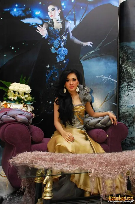 Foto Syahrini