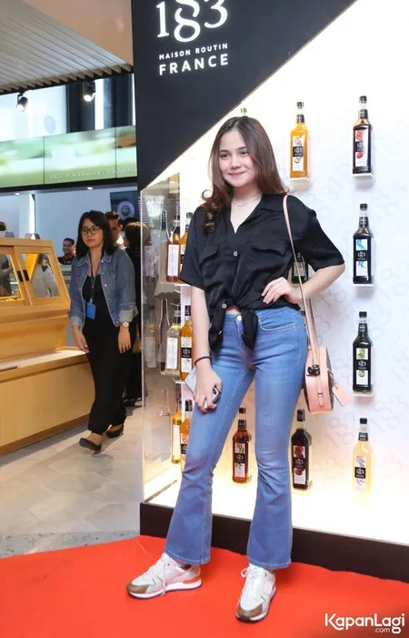 Foto Syifa Hadju