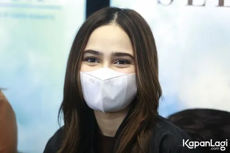 Foto Syifa Hadju
