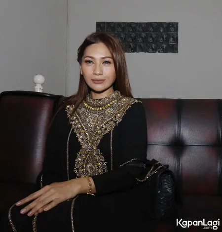 Foto Tata Janeeta